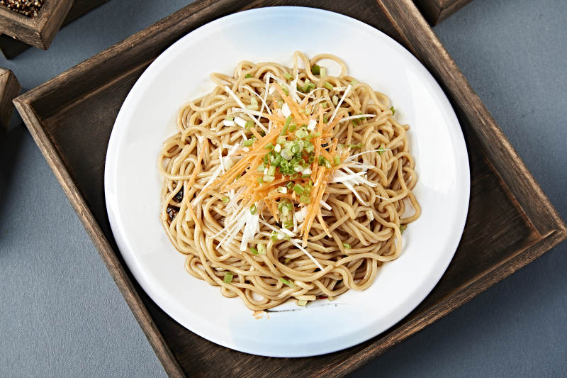 飘香葱油拌面图片