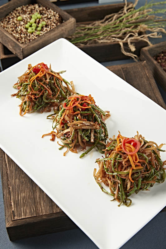 爆炒三丝 虫草花豆角丝杏鲍菇丝图片