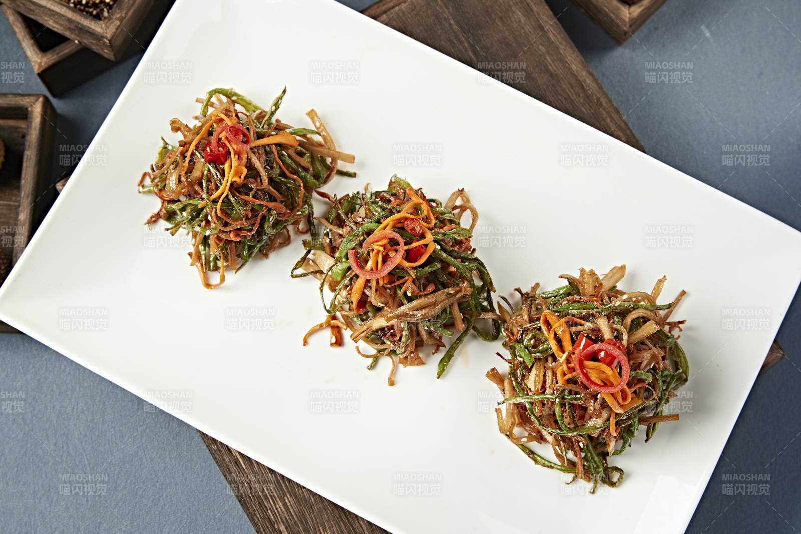 爆炒三丝 虫草花豆角丝杏鲍菇丝图片