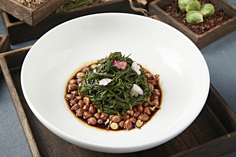 美味凉菜老醋花生拌沙葱图片