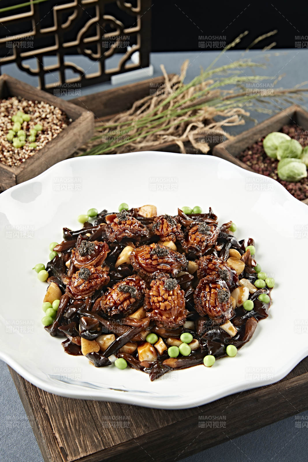 酱烧蒜子鸡枞菌鲜鲍鱼图片