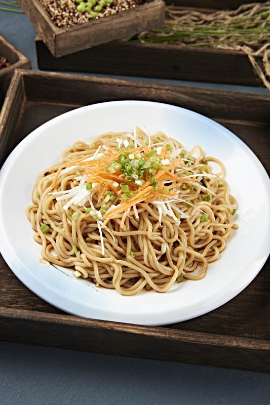 飘香葱油拌面图片