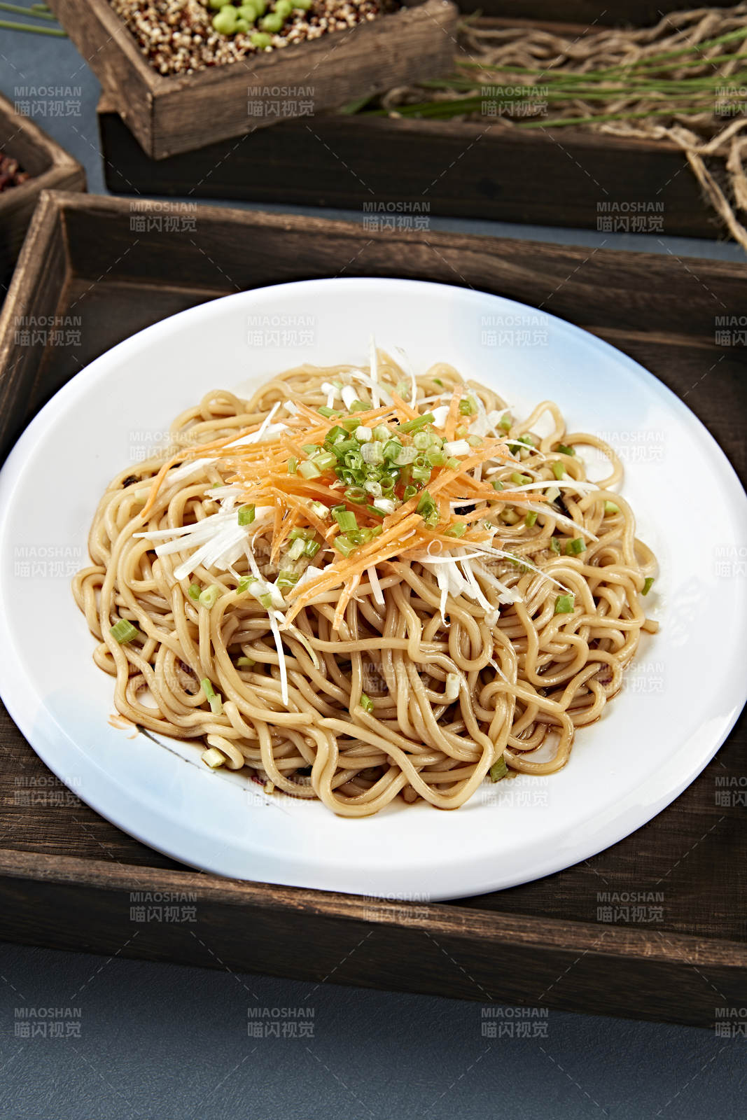 飘香葱油拌面图片