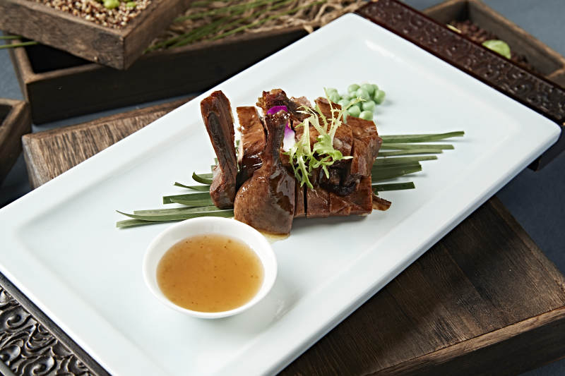 港式茶餐酱香叉烧鸭图片