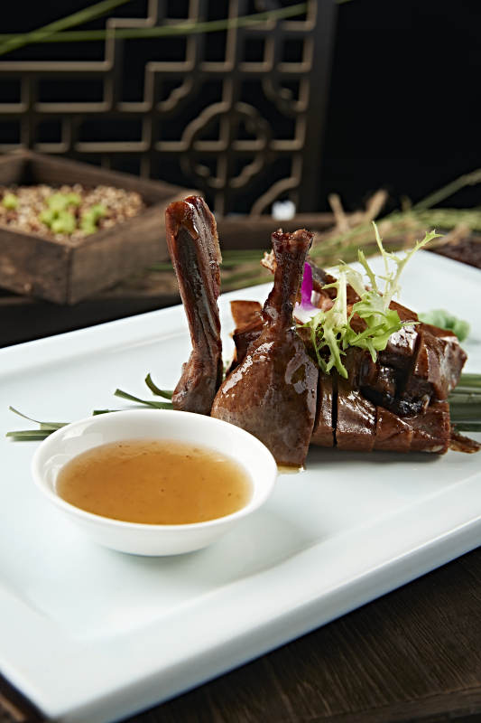 港式茶餐酱香叉烧鸭图片