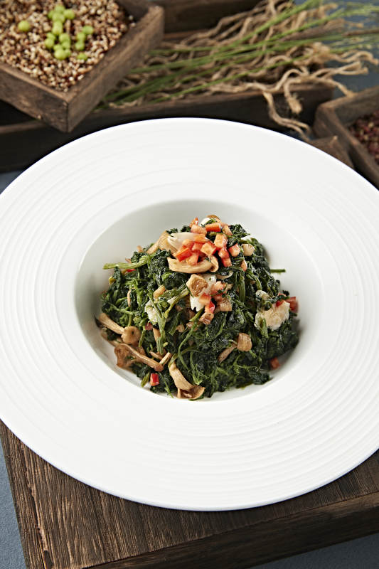 美味凉菜彩椒粒杏仁山珍菌拌蒲公英图片