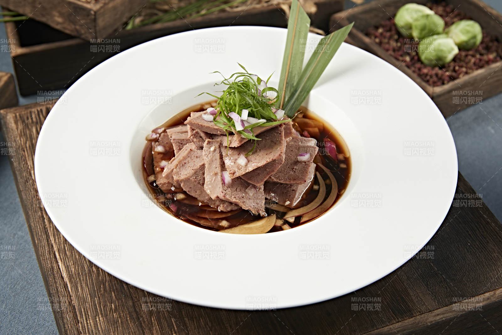 精美凉菜老醋浇汁沙肝图片