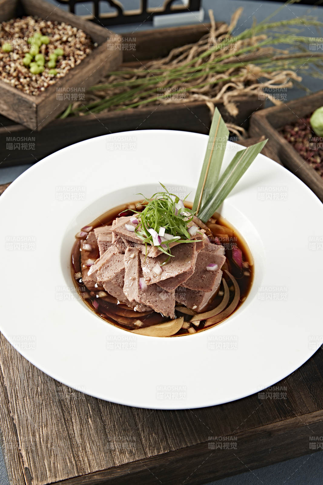 精美凉菜老醋浇汁沙肝图片