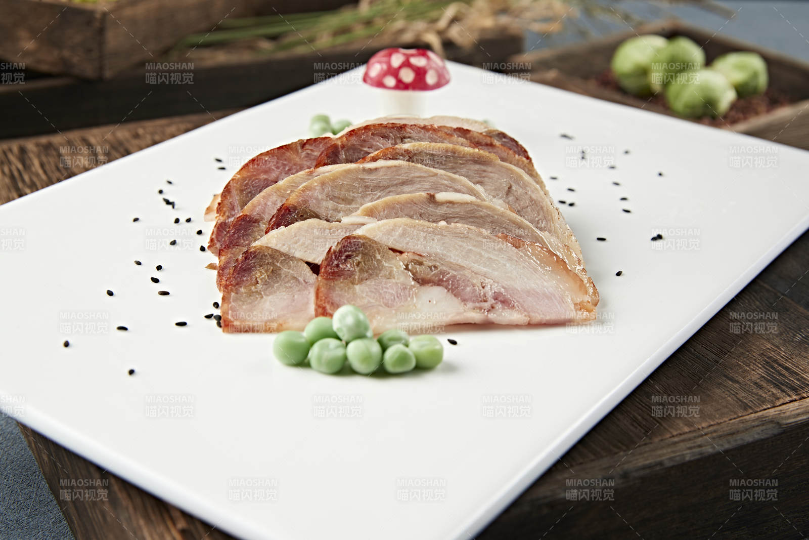 美味凉菜柴沟堡熏肉切片图片
