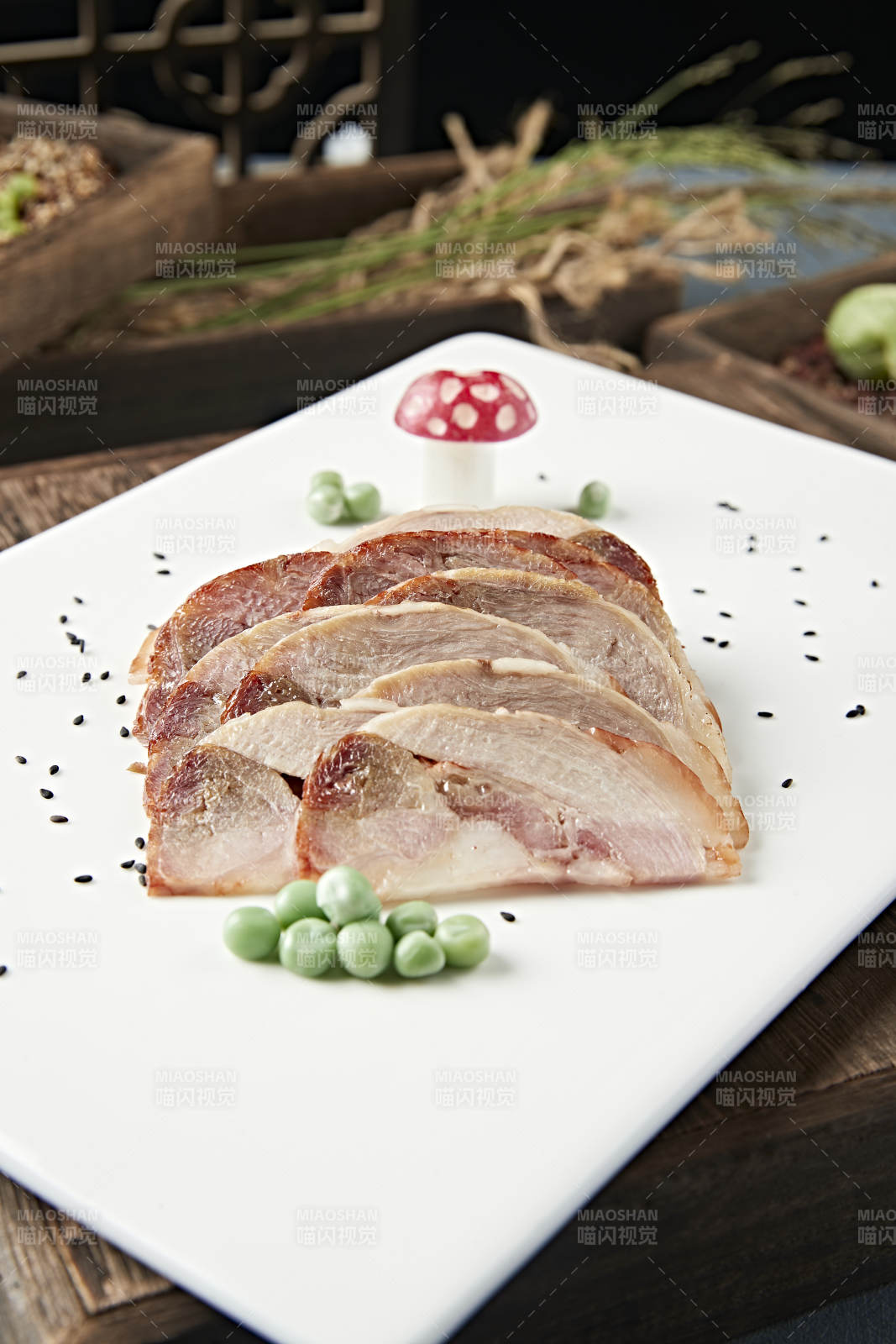 美味凉菜柴沟堡熏肉切片图片