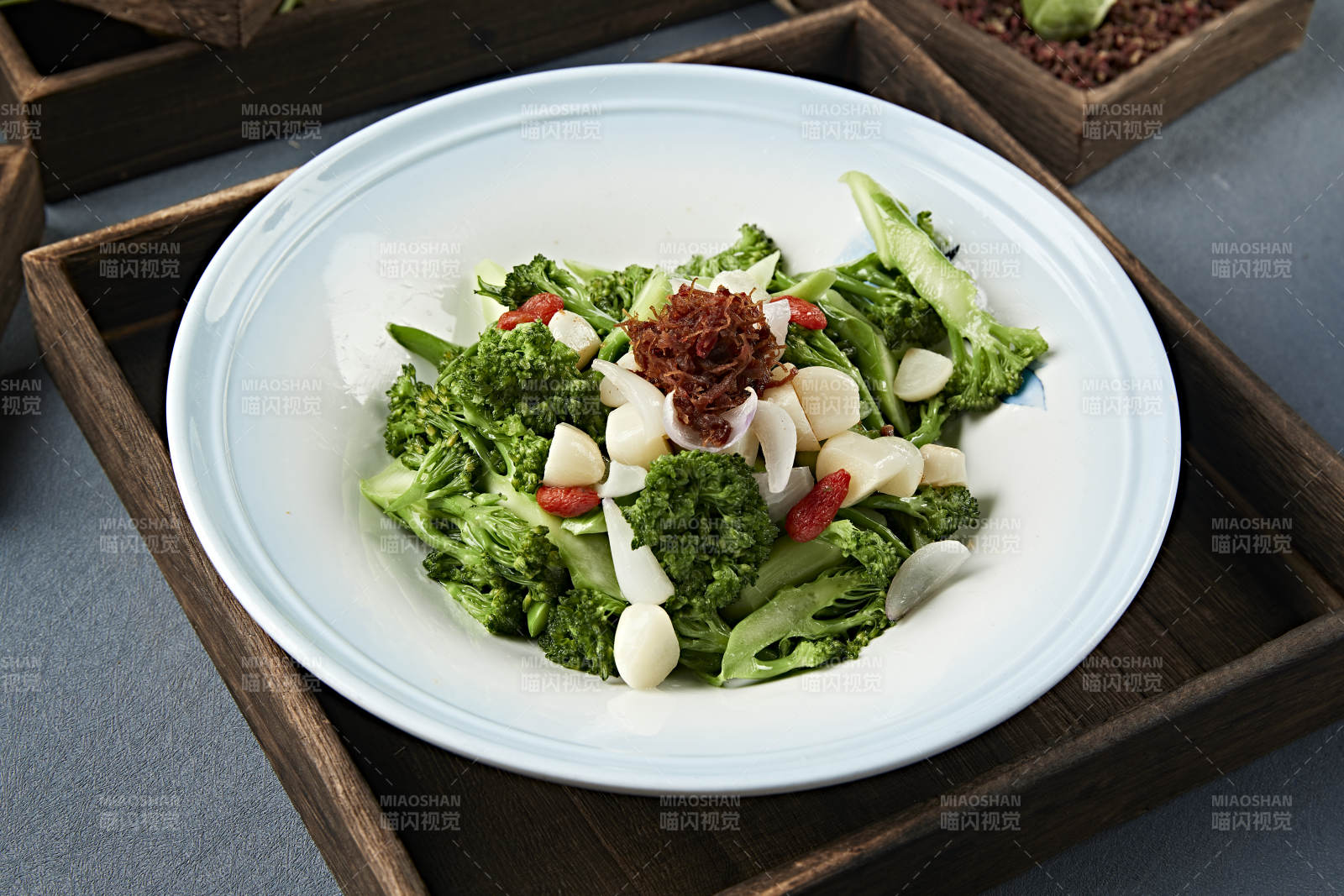 白灼枸杞蒜子百合西蓝花图片