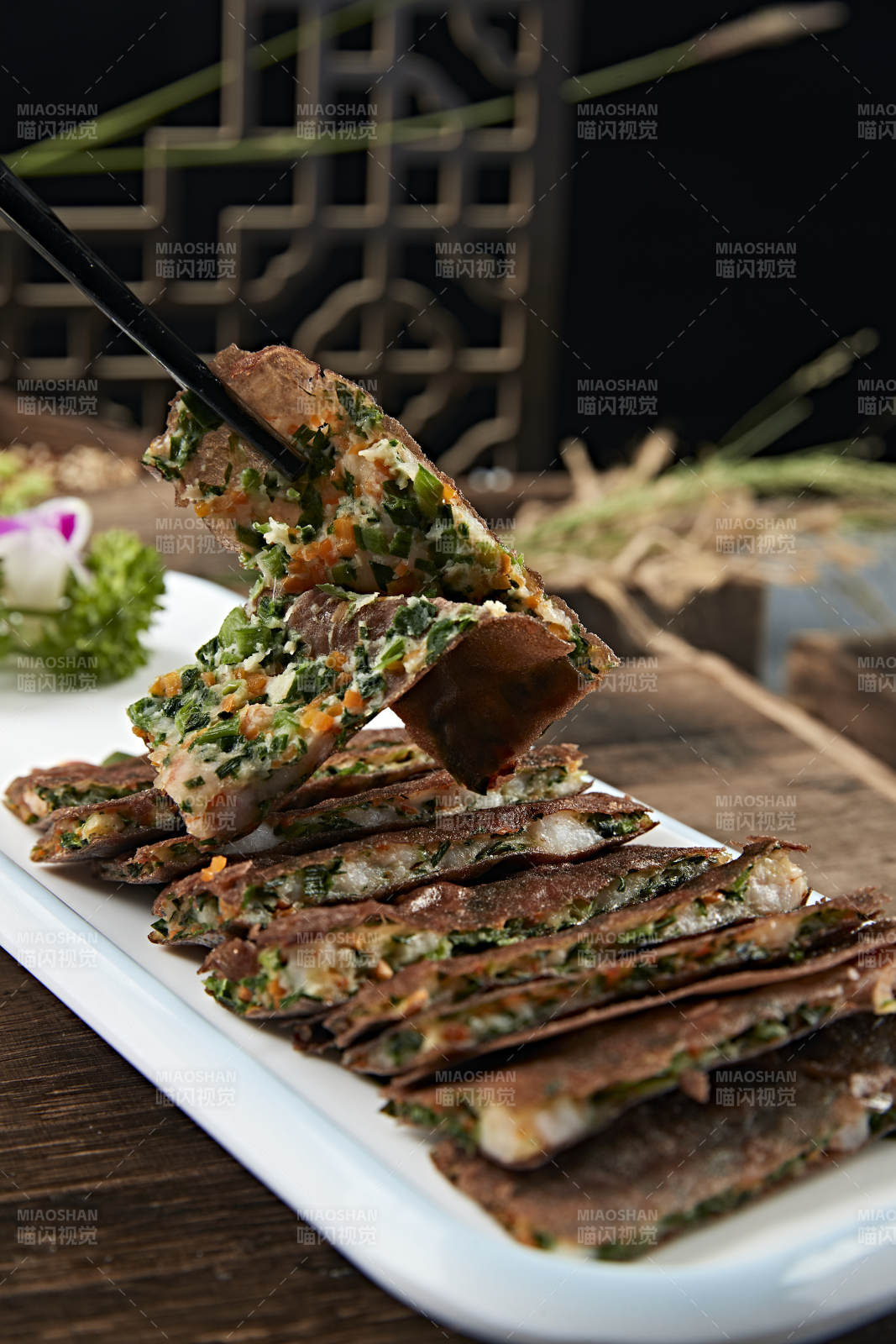 港式脆皮韭菜虾饼图片