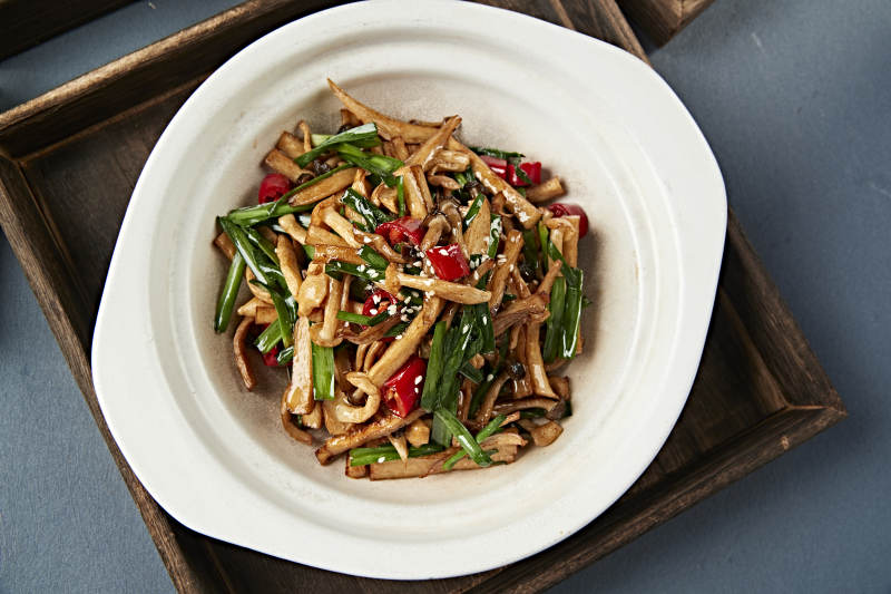 韭菜辣椒酱爆杂菌图片