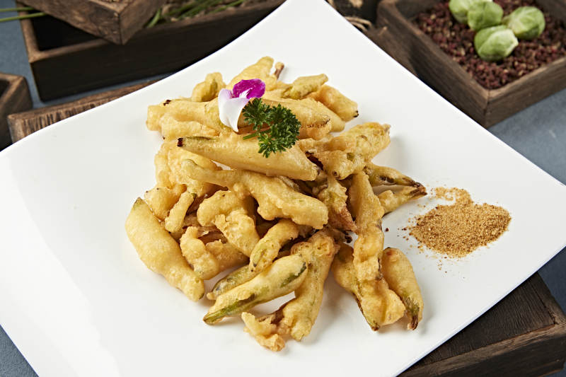 美味拖面油炸新鲜黄花菜图片