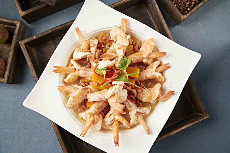 清汤金瓜炖煮开背大虾图片