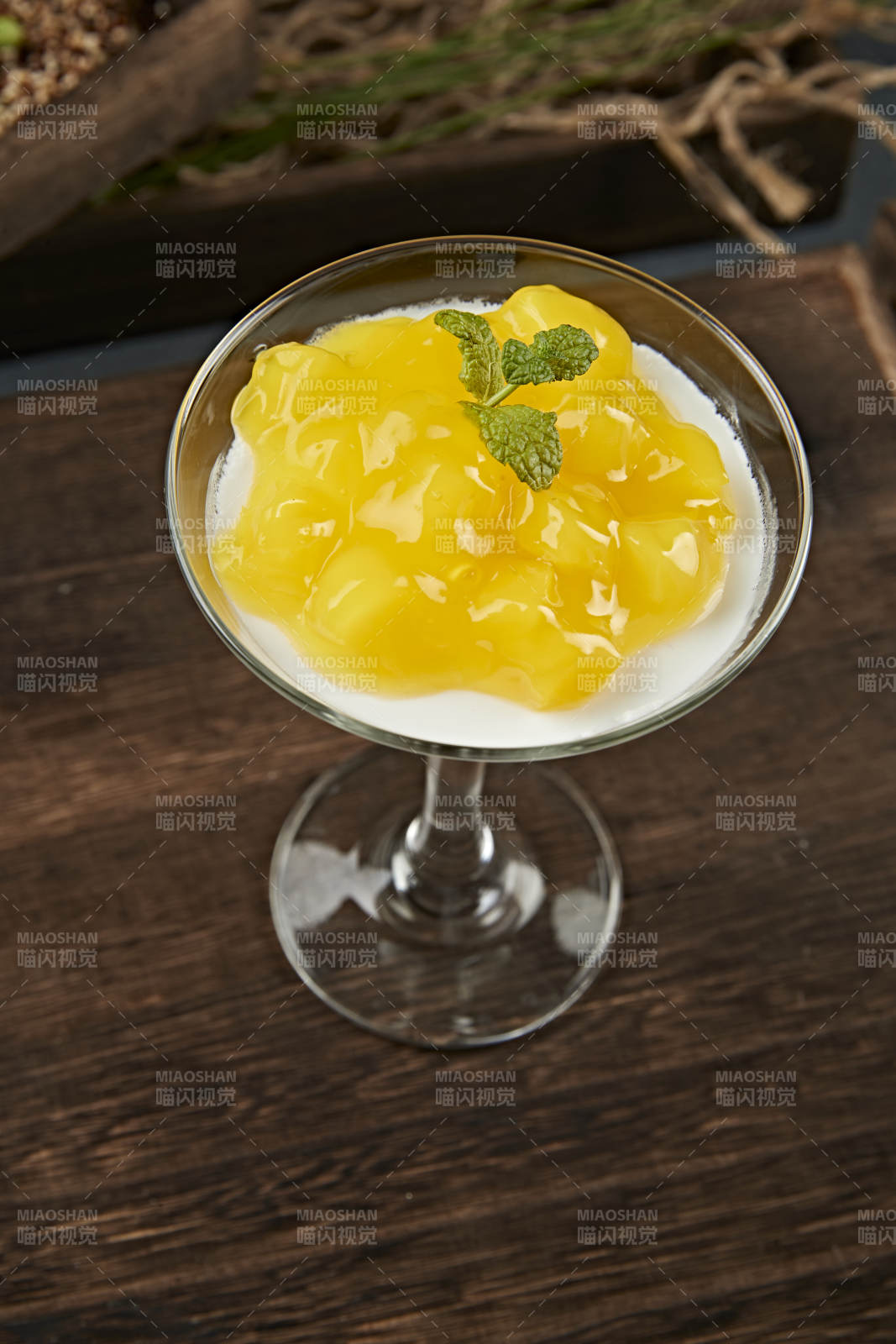 美味酸奶芒果布丁图片