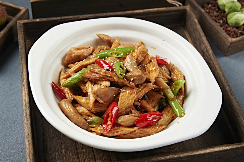 杭椒蒜苗腐竹酱爆肥肠图片