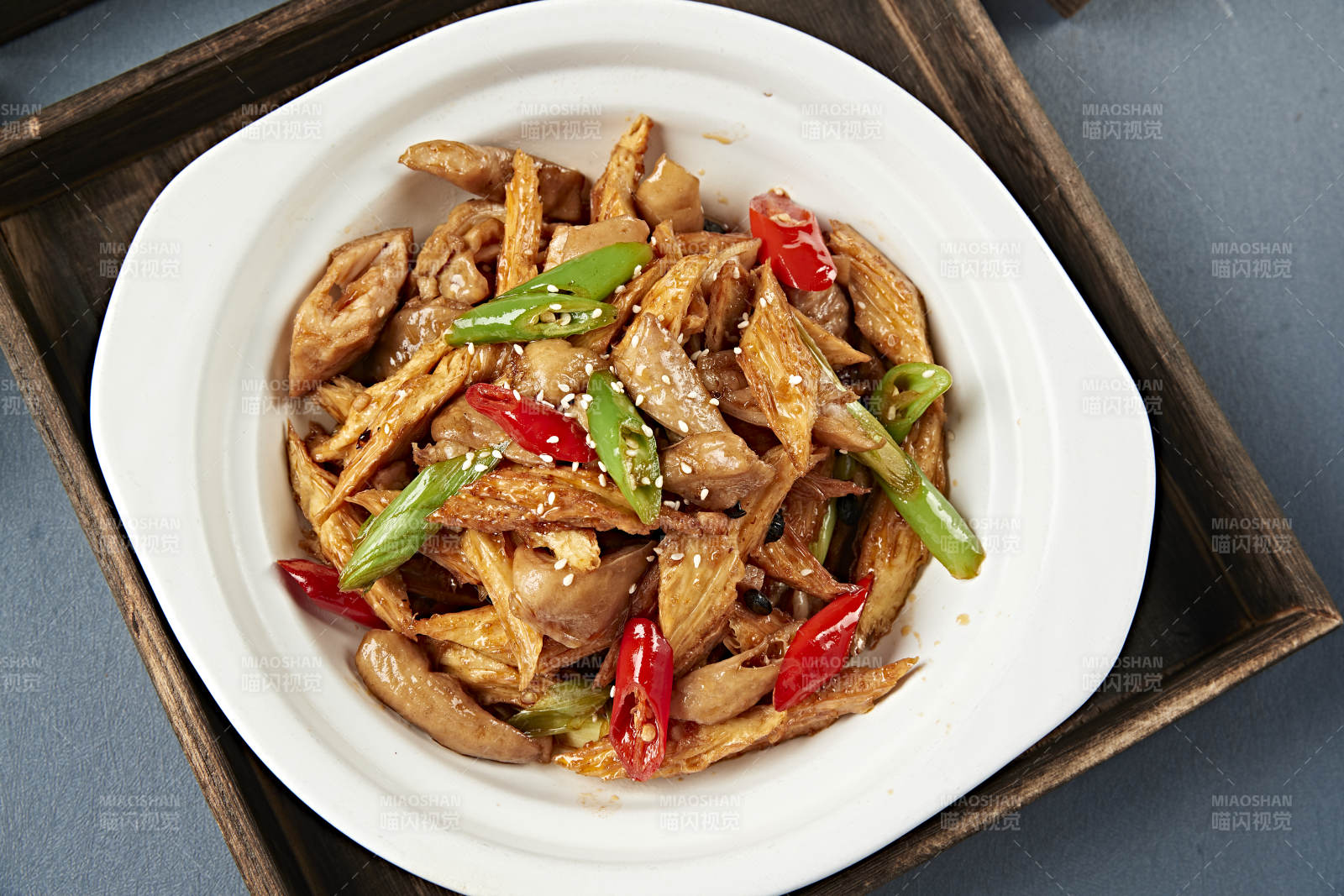 杭椒蒜苗腐竹酱爆肥肠图片