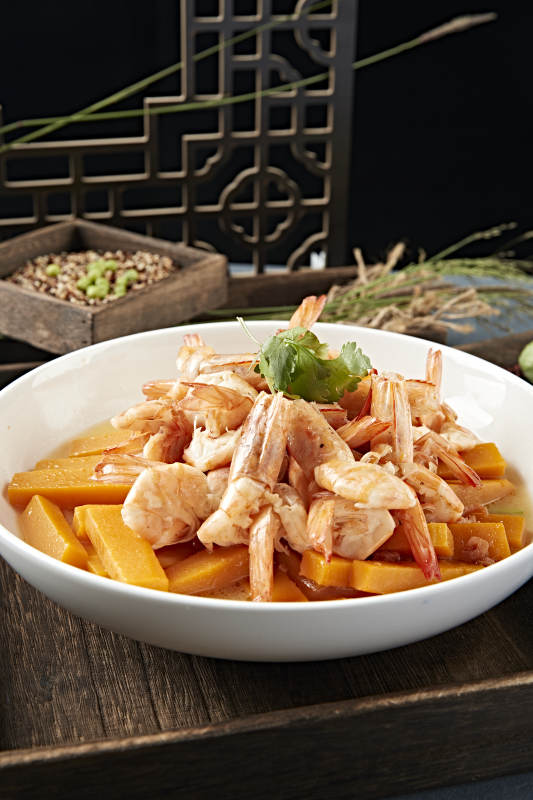 清汤金瓜炖煮开背大虾图片