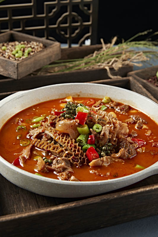 藤椒酸辣米椒蒜子炖金钱肚图片