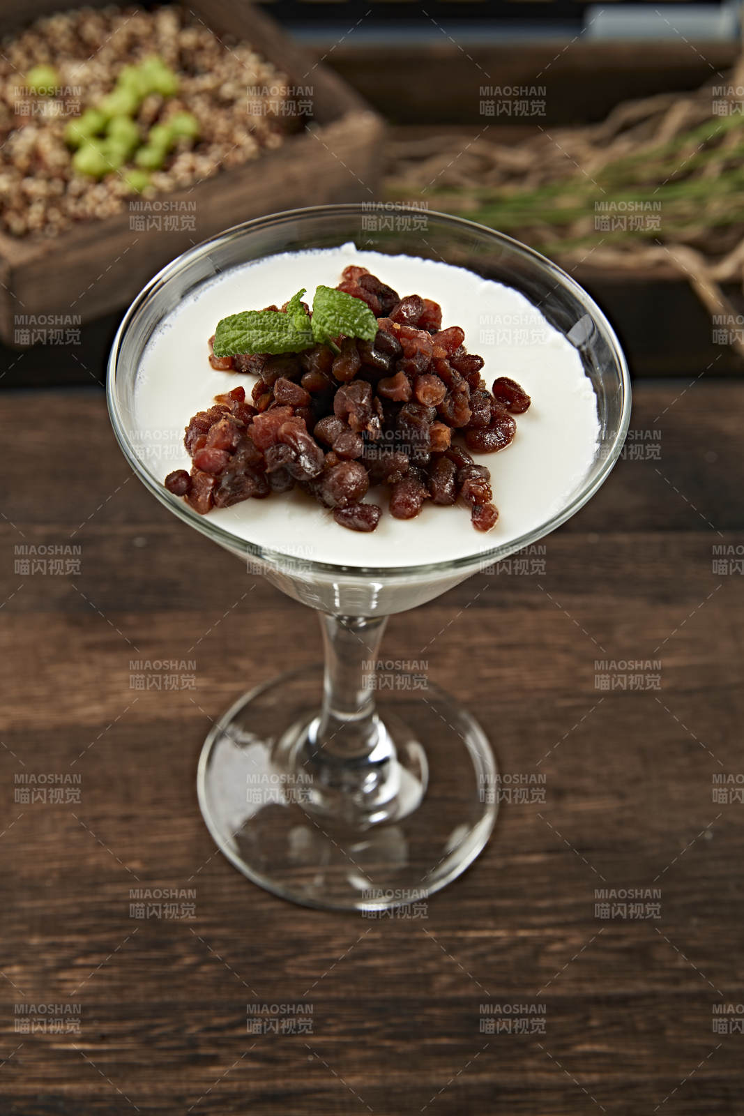 美味酸奶红豆布丁图片