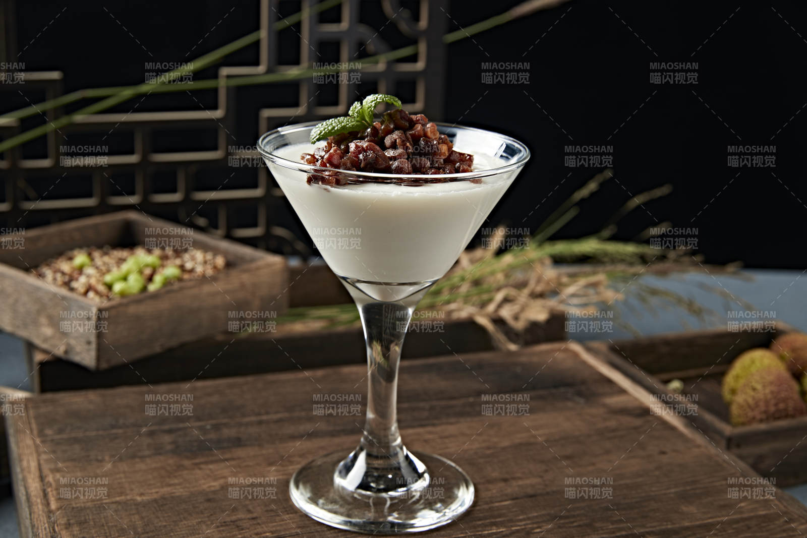 美味酸奶红豆布丁图片