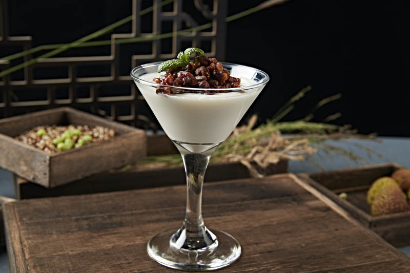 美味酸奶红豆布丁图片