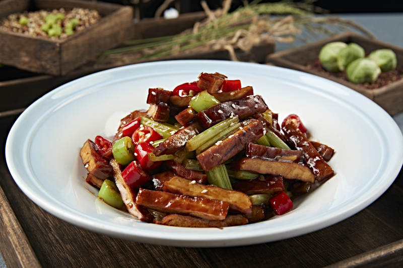 米椒西芹炒香干图片
