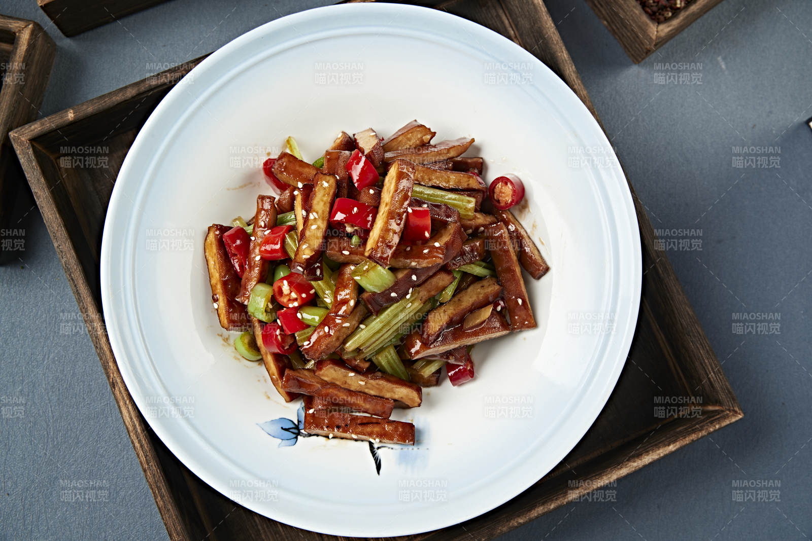 米椒西芹炒香干图片