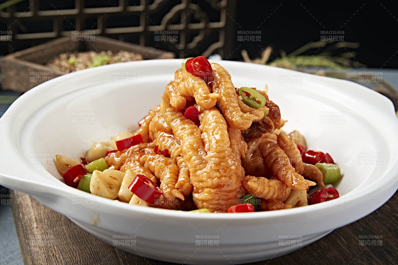 蒜子米椒酱爆虎皮凤爪图片