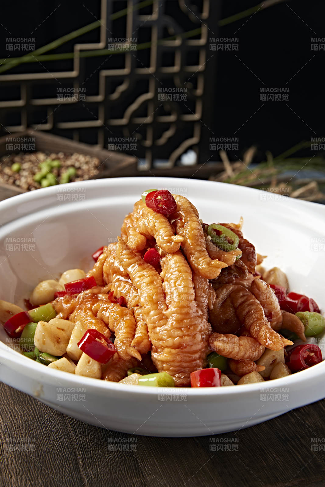 蒜子米椒酱爆虎皮凤爪图片