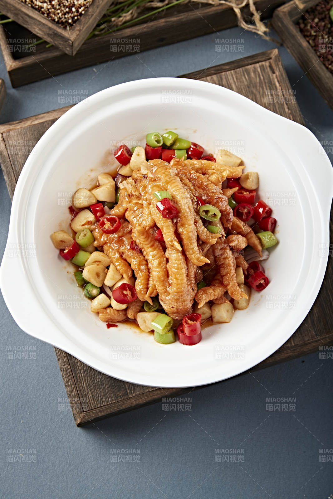 蒜子米椒酱爆虎皮凤爪图片