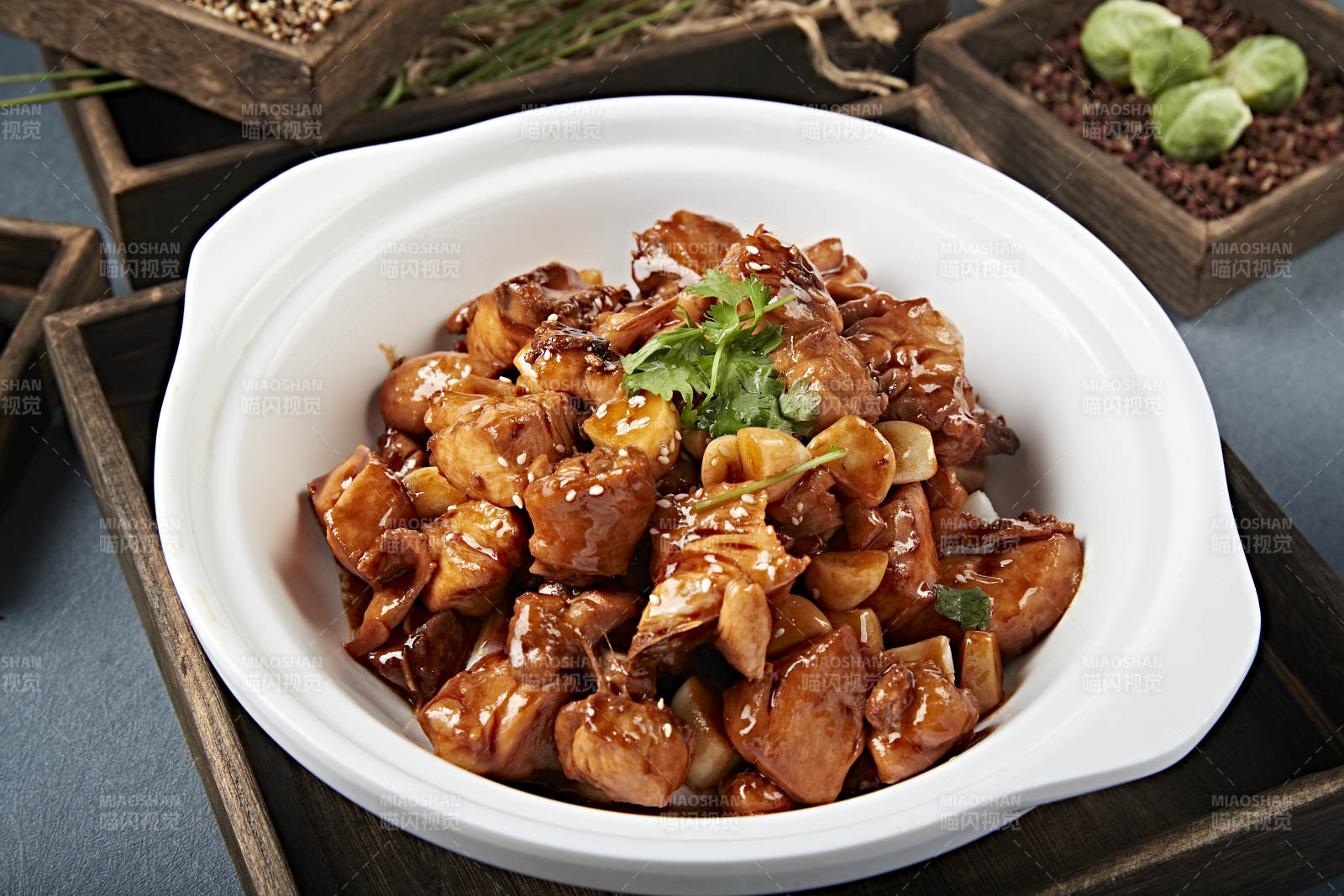 砂锅蒜香酱爆鸡块图片