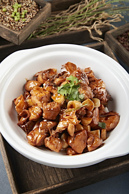 砂锅蒜香酱爆鸡块图片