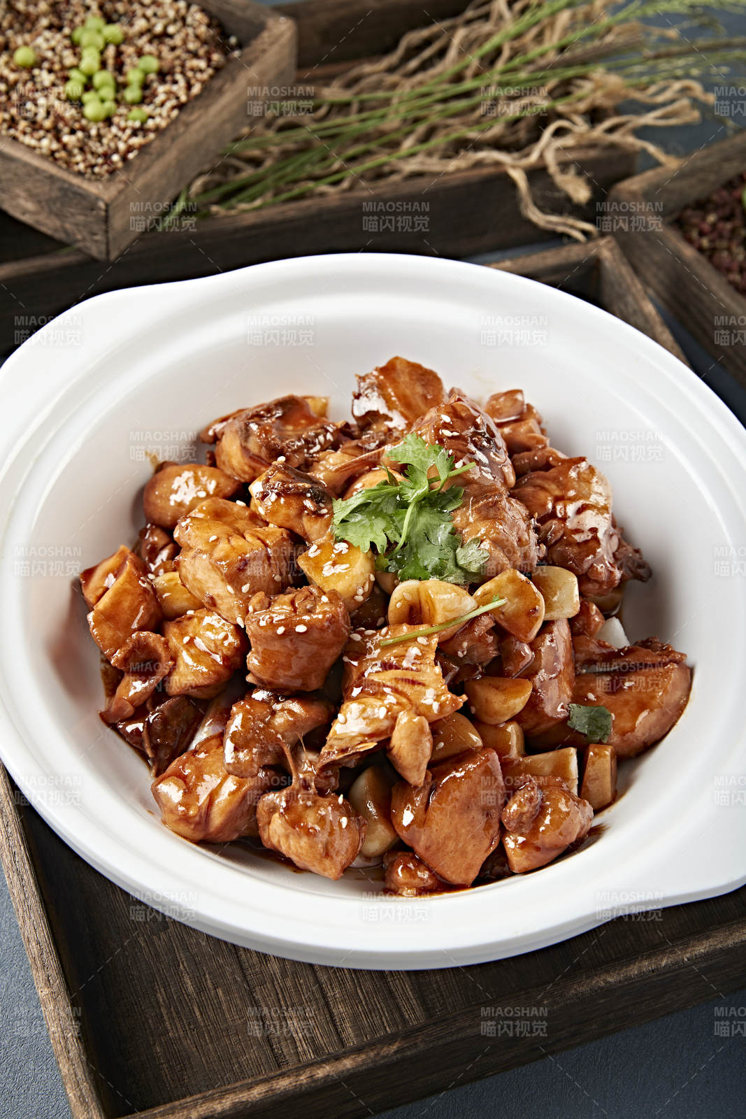 砂锅蒜香酱爆鸡块图片
