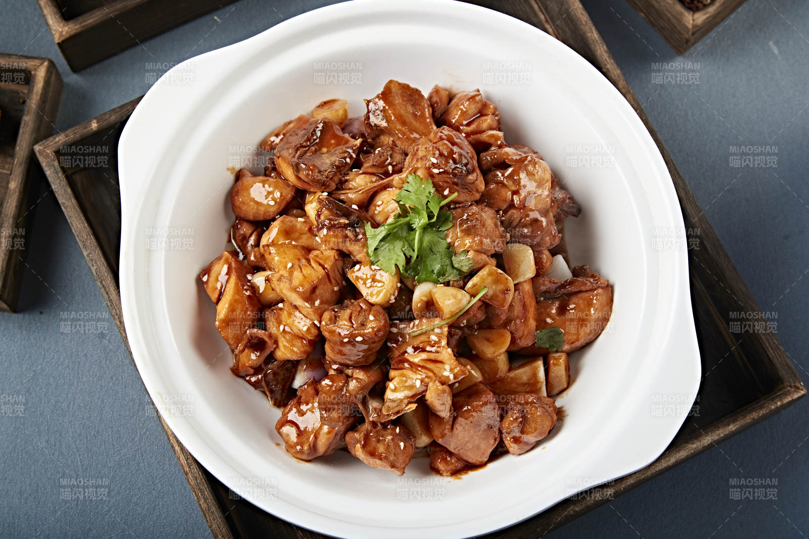 砂锅蒜香酱爆鸡块图片