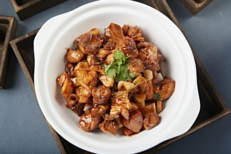 砂锅蒜香酱爆鸡块图片