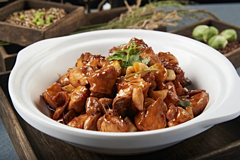 砂锅蒜香酱爆鸡块图片