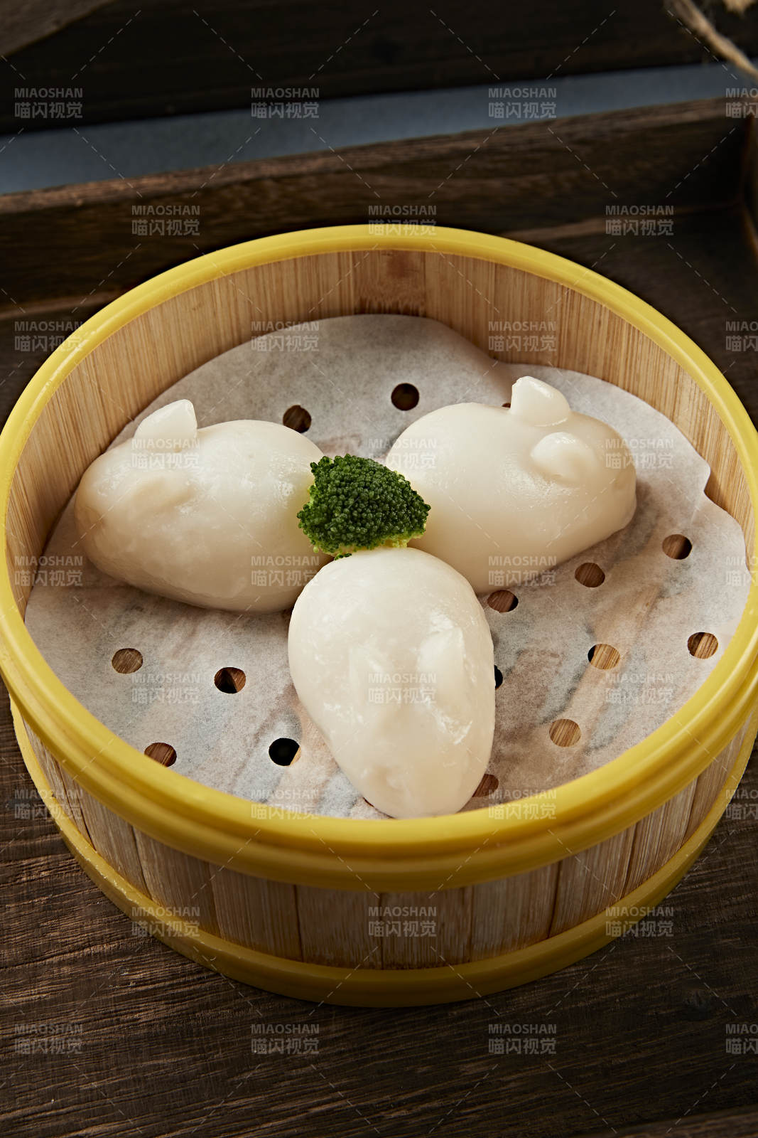 港式茶餐香蒸玉兔水晶虾饺图片