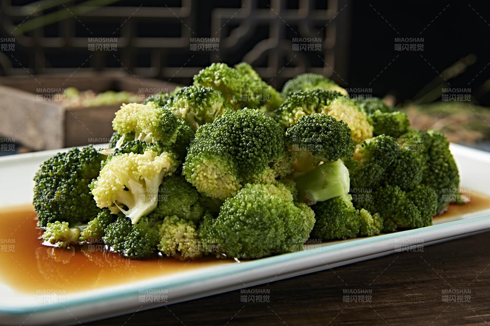 浇汁白灼西蓝花图片