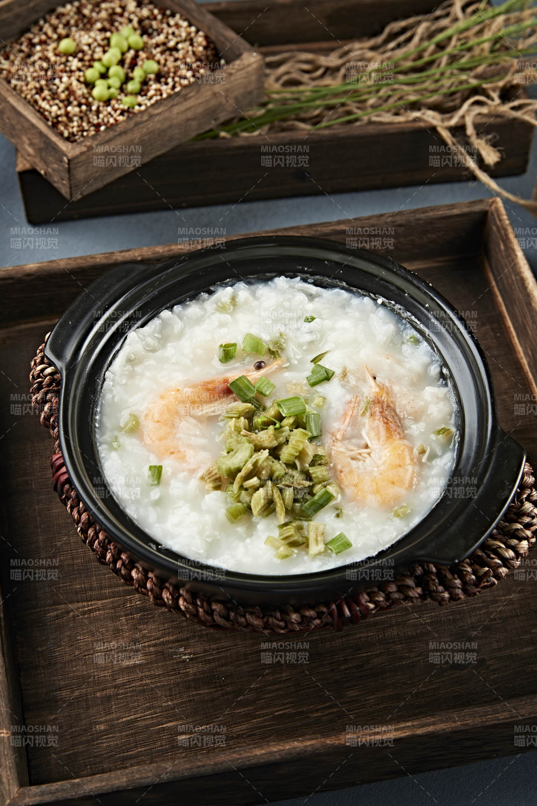 砂锅鲜虾生滚白粥海鲜粥图片