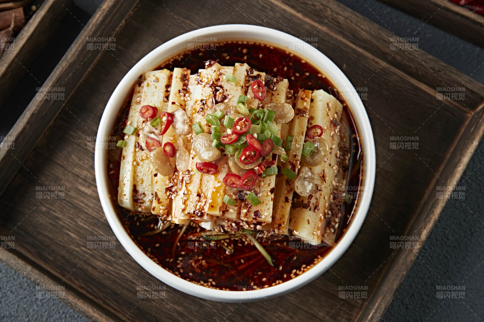 浇汁山西大同小媳妇凉粉图片