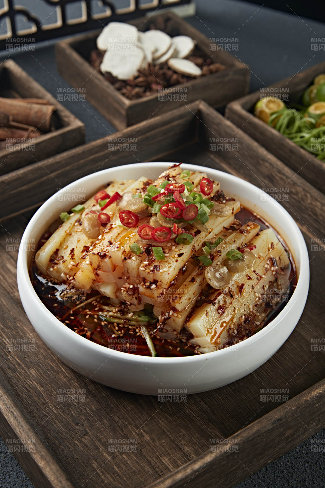 浇汁山西大同小媳妇凉粉图片