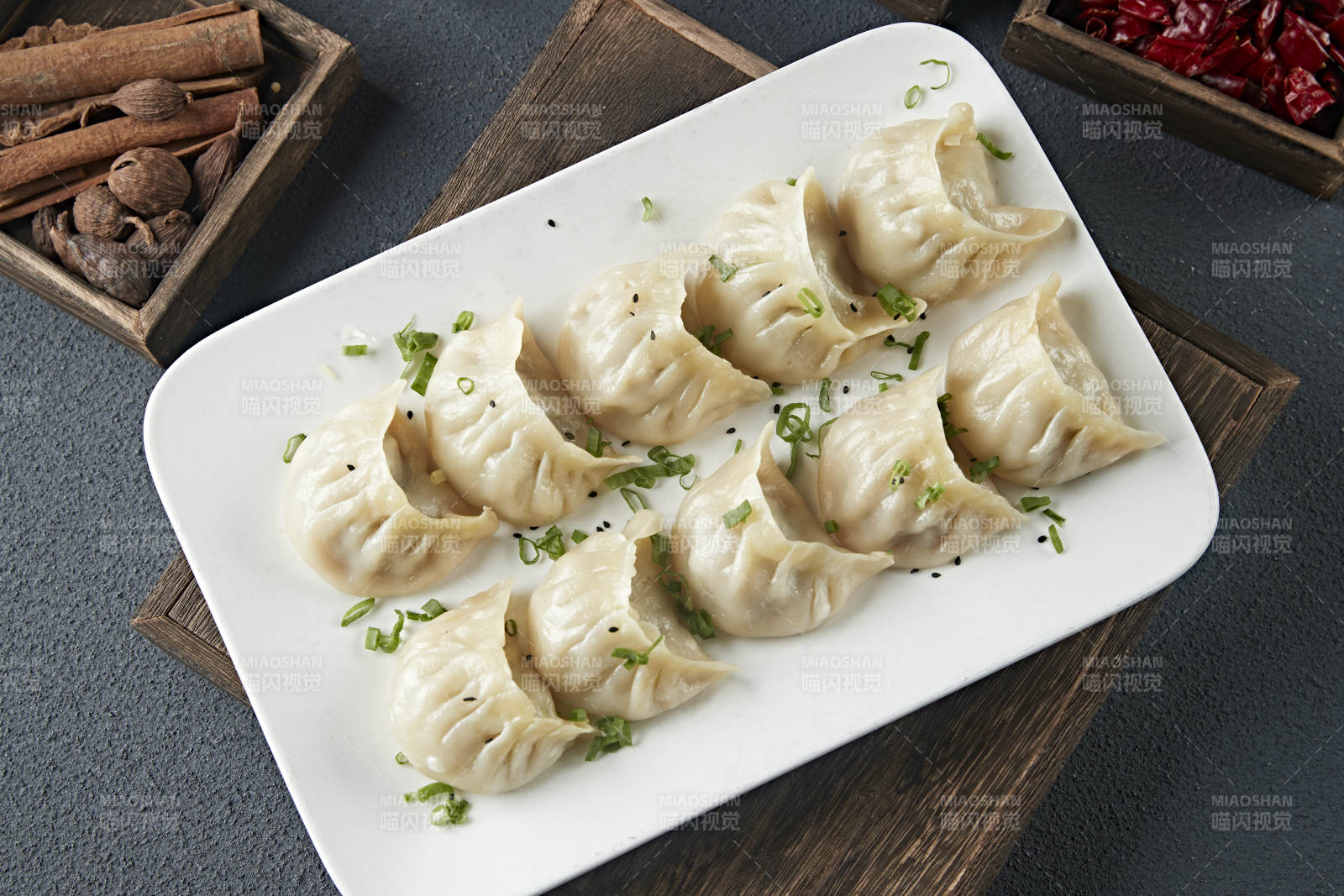 蒙古族没事羊肉蒸饺图片