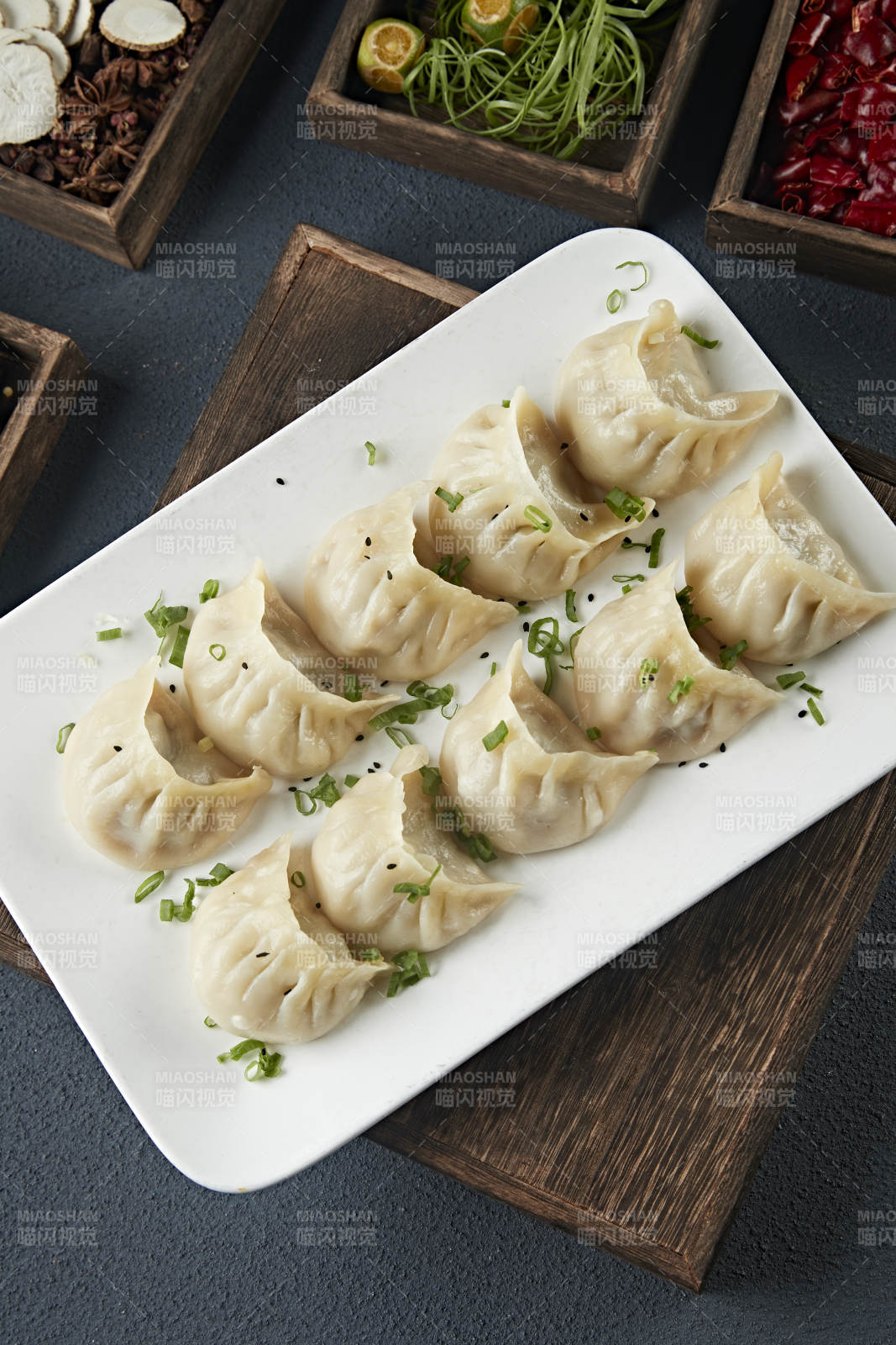 蒙古族没事羊肉蒸饺图片