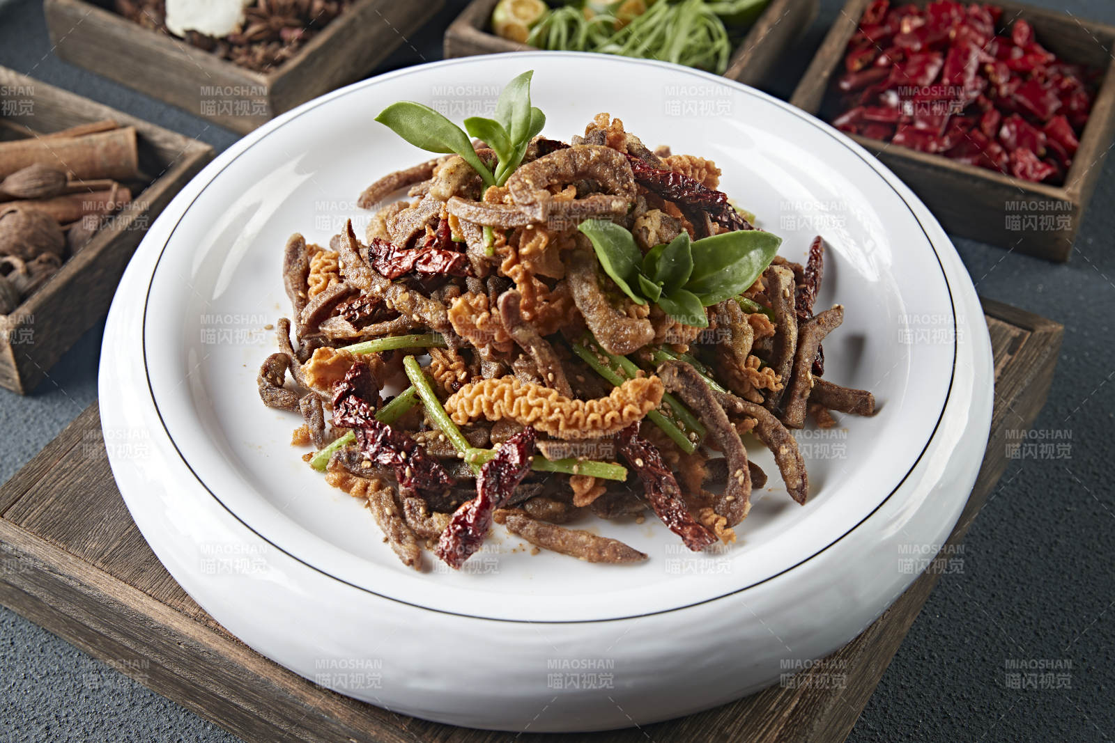 辣炒香脆锅巴腰条图片