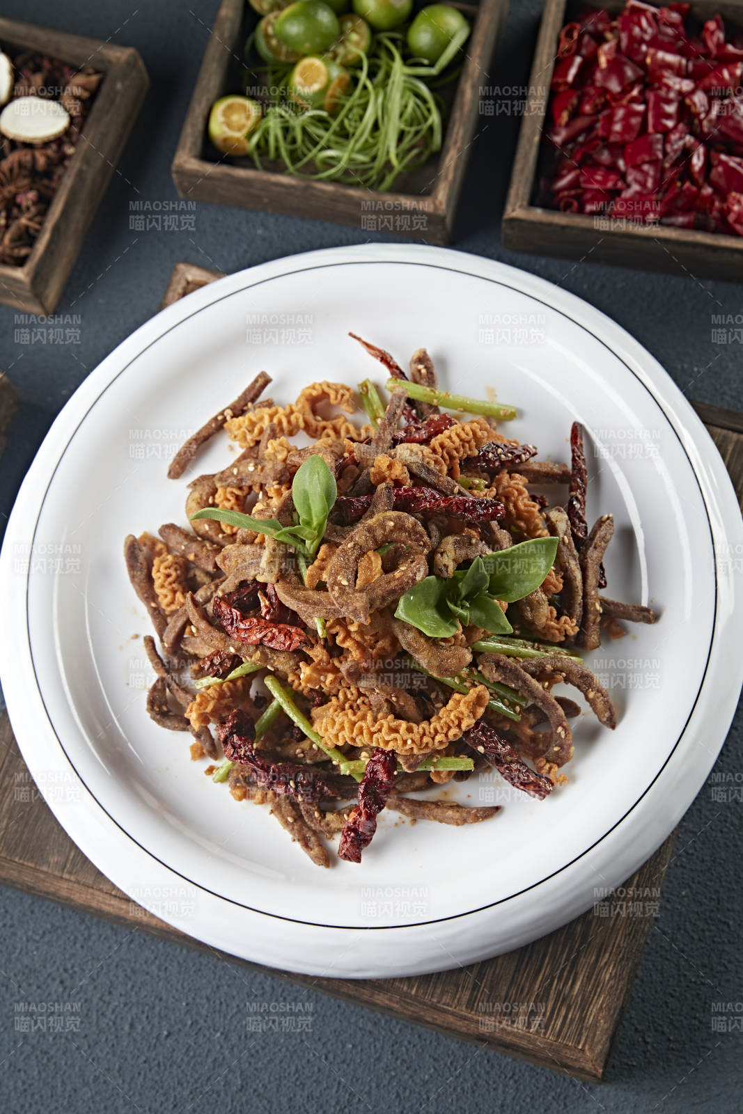 辣炒香脆锅巴腰条图片