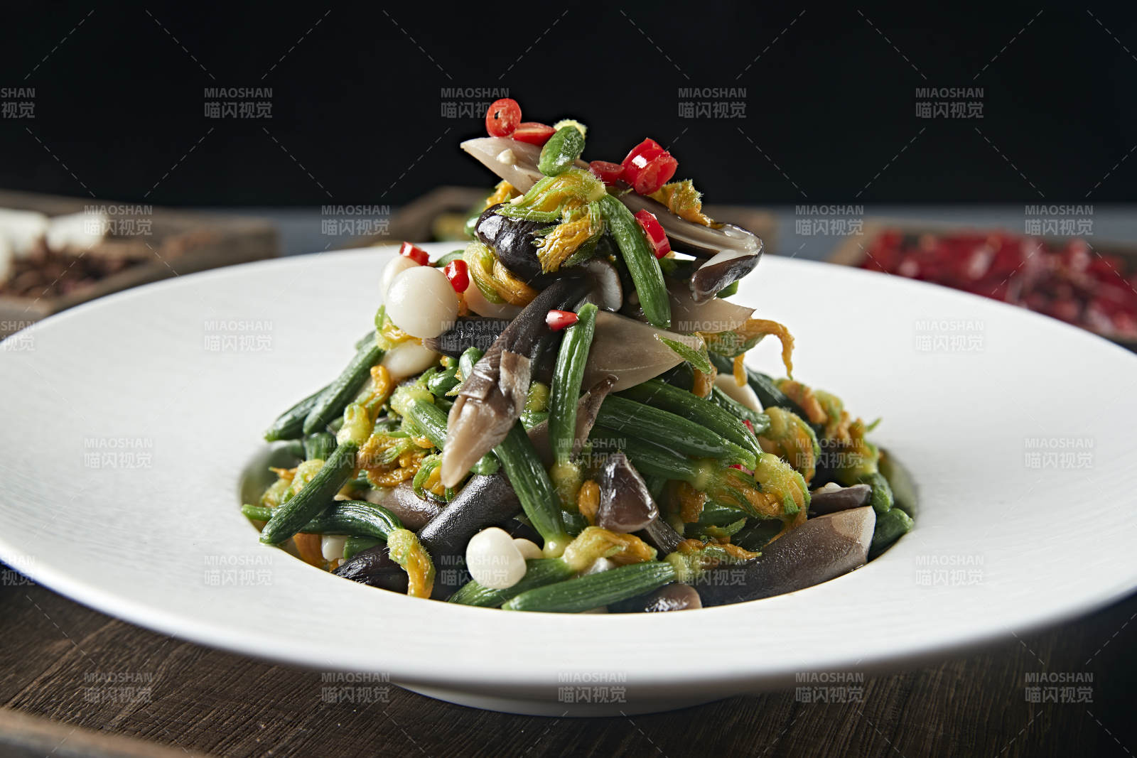 黄瓜仔海鲜菇炒鸡枞菌图片