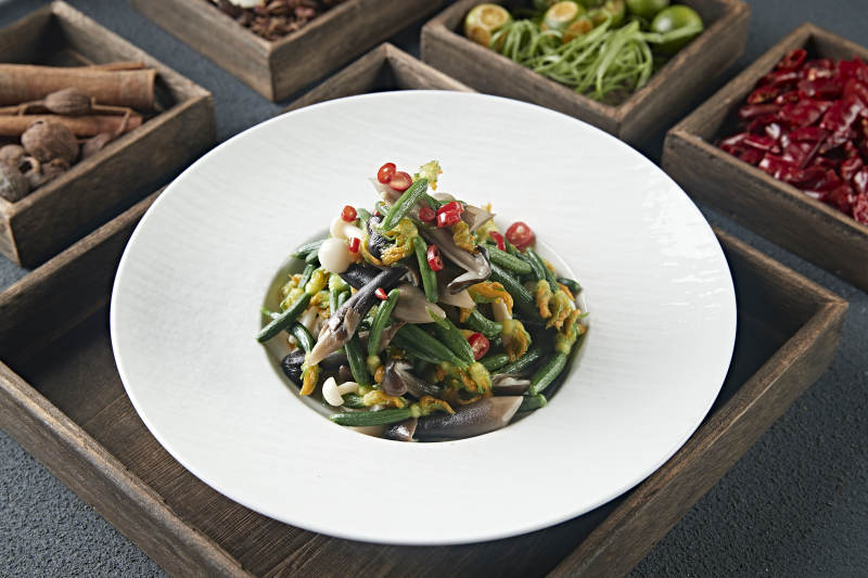 黄瓜仔海鲜菇炒鸡枞菌图片