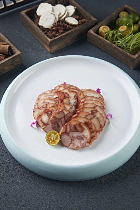 烟熏卤味压肘花卷切片图片